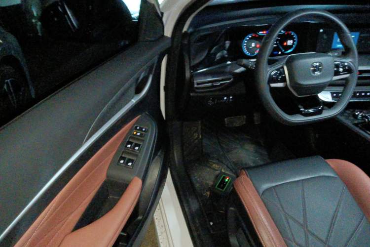 Used Changan Eado 2023 Changan Edition PLUS Blue Whale NE 1.4T GDI DCT Prestige Version
