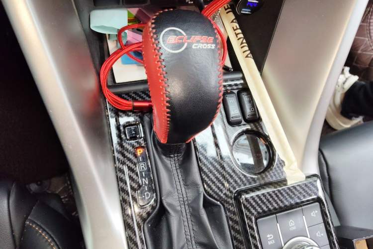 Used Mitsubishi Eclipse Cross 2018 1.5T CVT Two-Wheel Drive Belief Edition Gear Lever