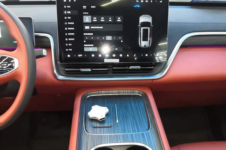 Used Dongfeng eπ eπ008 2024 636Max All-Electric Version 6 Seats
