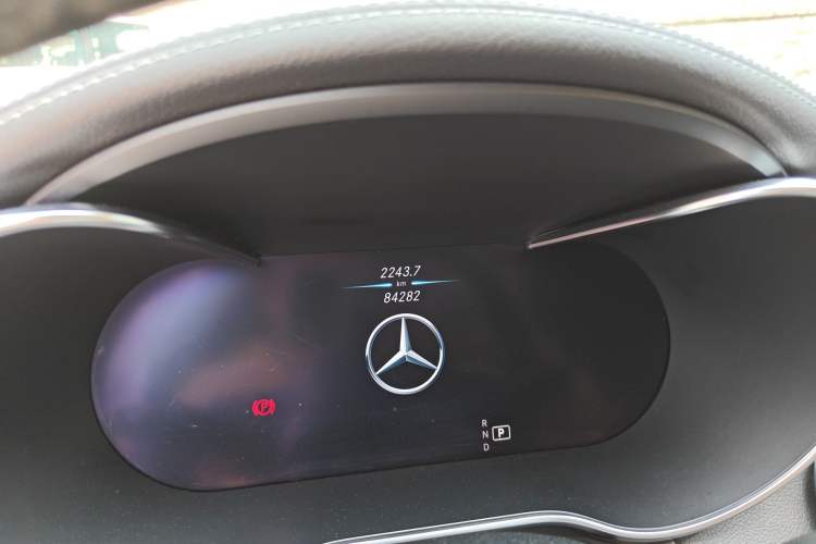 Used Mercedes-Benz C-Class 2020 Restyled C 260 L Sport Edition Odometer Close Up