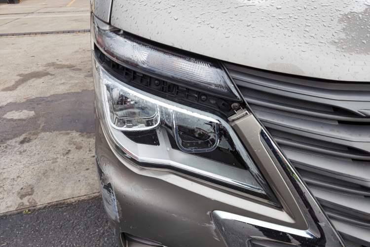 Used FORTHING Lingzhi 2023 M5L 1.6L Base Model 7 Seats Right Front Headlight