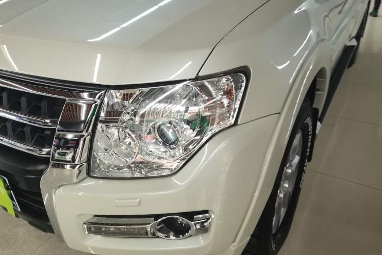 Used Mitsubishi Pajero 2018 3.0L Automatic Standard Edition
