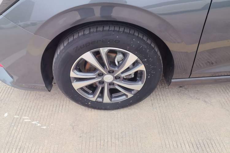 Used CHANGAN Eado 2023 Changan Edition PLUS Blue Whale NE 1.4T GDI DCT Prestige Version Exterior 4