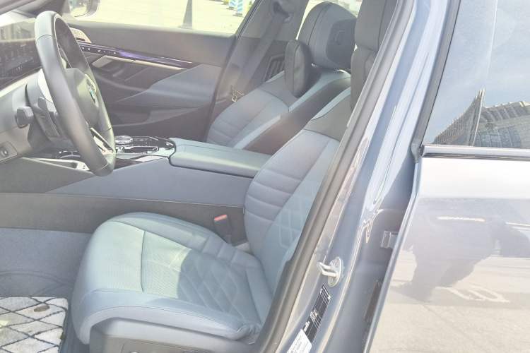 Used BMW 5 Series 2024 530Li Luxury Edition M Sport Package