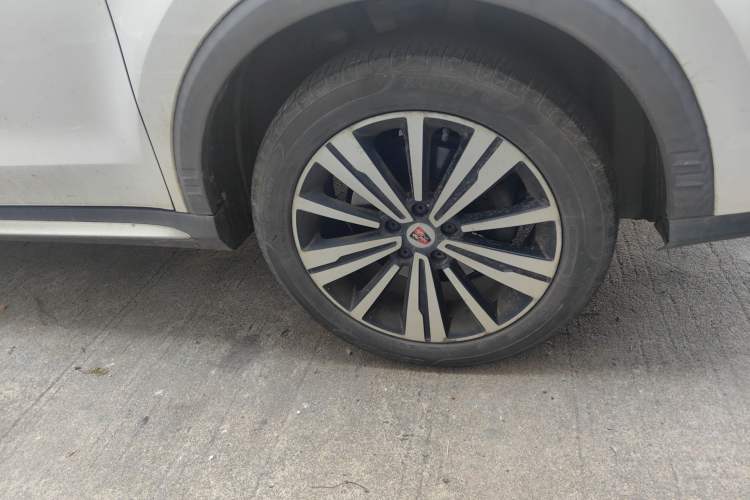 Used Roewe RX5 2019 20T Two-Wheel Drive Automatic 4G Connected Platinum Edition Right Front Wheel Hub