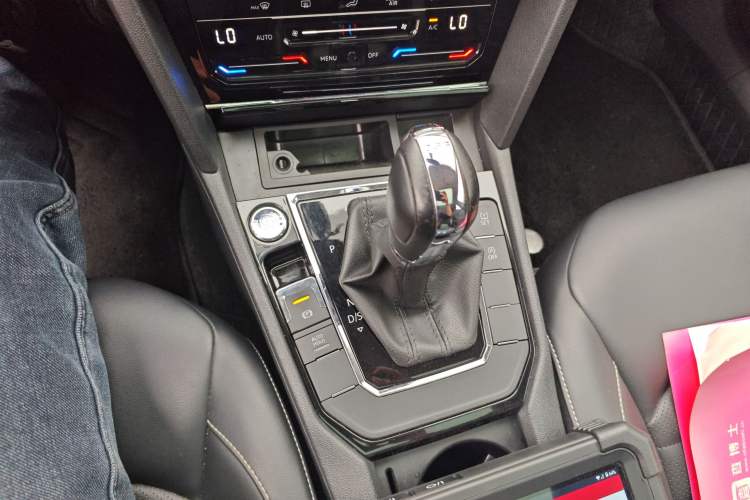 Used Volkswagen Lamando 2021 280TSI DSG Comfort Edition Gear Lever