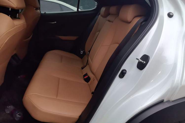 Used Lexus UX 2022 260h Explore-Edition