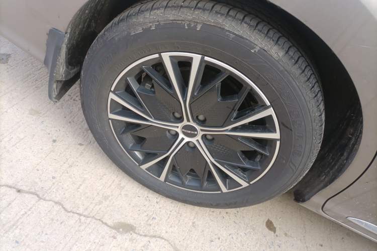 Used Roewe iMAX8 2023 400TGI Elite Edition
