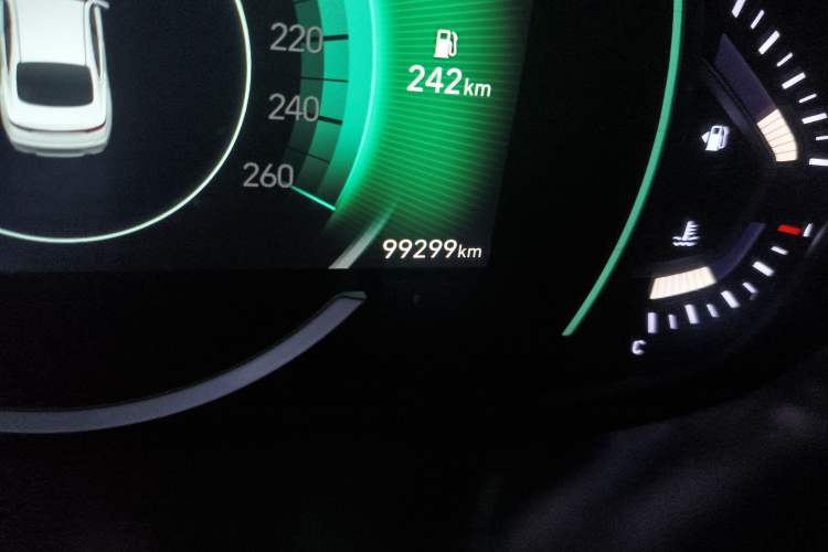 Used Hyundai Lafesta 2019 280TGDi Smart Speed Version China VI Standard Odometer Close Up