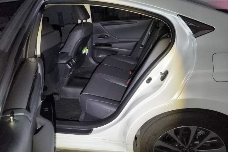 Used Lexus ES 2021 200 Excellence Edition Left Rear Seat
