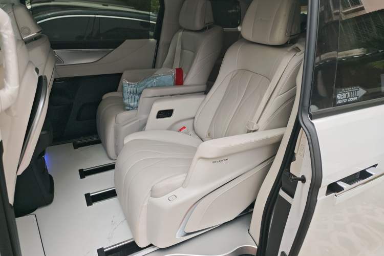 Used Buick GL8 New Energy 2024 Lu Zun Luxury Edition 7-Seater
