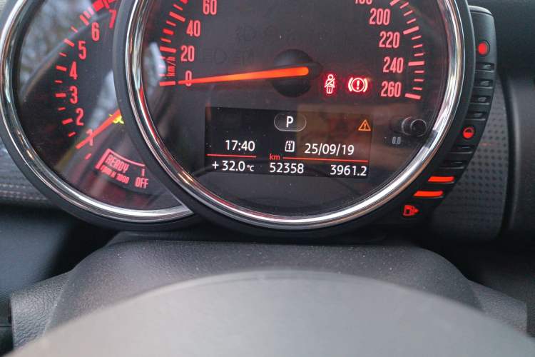 Used MINI MINI 2016 1.5T COOPER Five-Door Edition