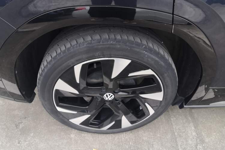 Used Volkswagen ID.6 CROZZ 2022 High-Performance PRIME Edition Right Rear Wheel Hub