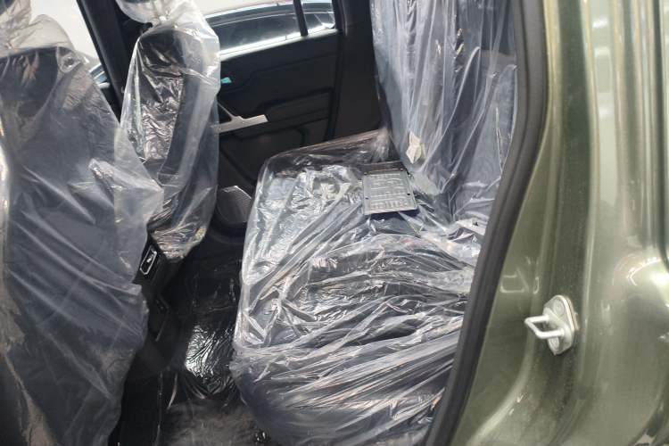 Used 212 T01 2024 2.0T Explorer