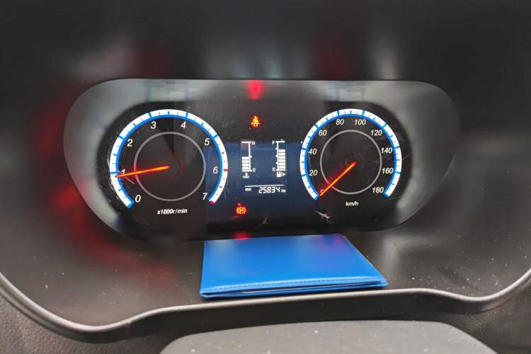 Used CHANGAN KAICHENG Ruixing M60 2023 1.5L GDI Comfort-Class Passenger Vehicle 6/7 Seats
