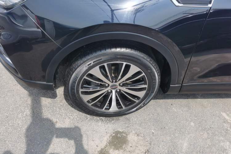 Used Sinotruk VGV U70 2020 1.5T Automatic Smart Enjoyment Elite Navigation Version 7 Seats Left Front Wheel Hub