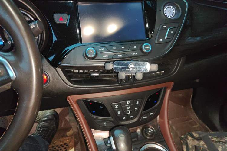 Used Buick Envision 2017 20T Two-Wheel Drive Luxury Model
