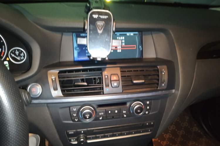 Used BMW X3 2011 xDrive28i Luxury Model
