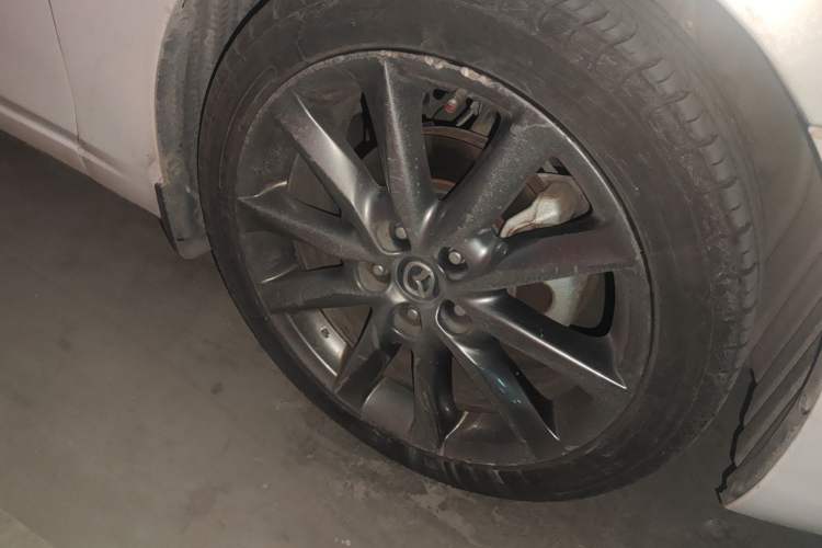 Used Mazda 3 Axela 2017 Hatchback 2.0L Automatic Sport Model China V Emission Standard
