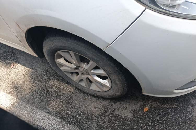 Used Jinbei 750 2015 1.5L Flagship Model
