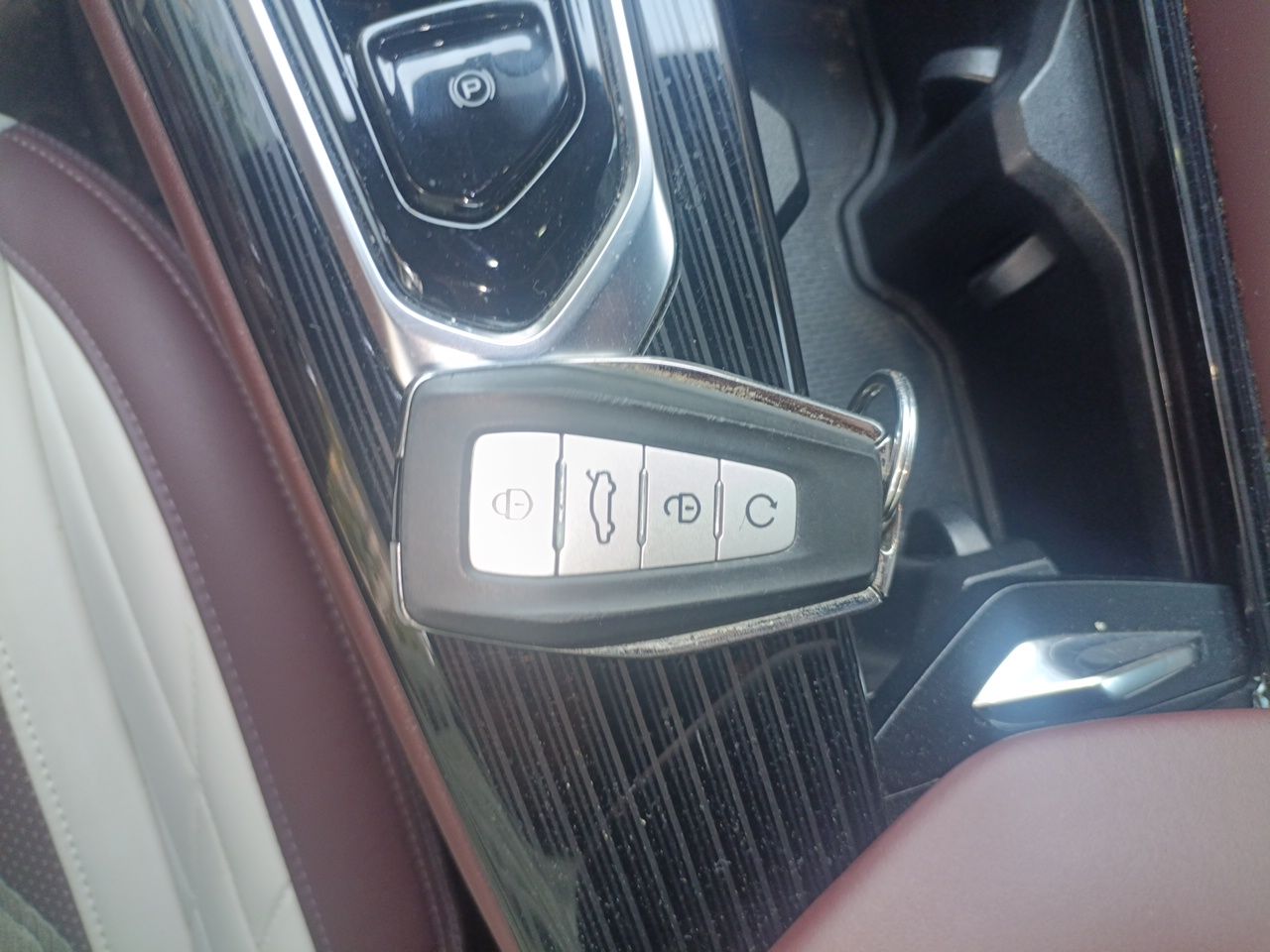 Geely Auto Monjaro L 2021 2.0TD DCT EVO Two-Wheel Drive Smart Luxury Version — снимка 20
