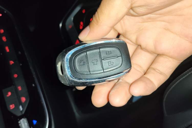 Used SAIC MAXUS G20 2020 2.0T Gasoline Automatic ZhiZun Edition Vehicle Key