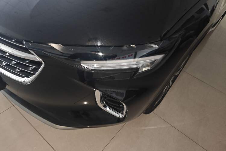 Used Buick Envision 2023 Encore S 552T Two-Wheel Drive Luxury Model
