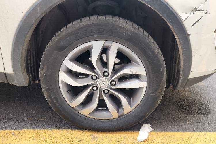 Used BAIC Weiwang S50 2016 1.5T Manual Lede Flagship Edition Right Front Wheel Hub