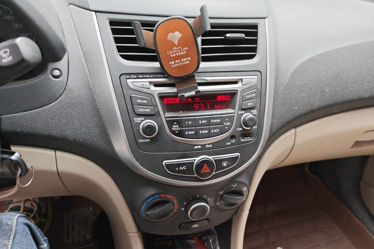 Used Hyundai Verna (older generation) 2016 1.4L Automatic Smart GLS Audio And AC Panel