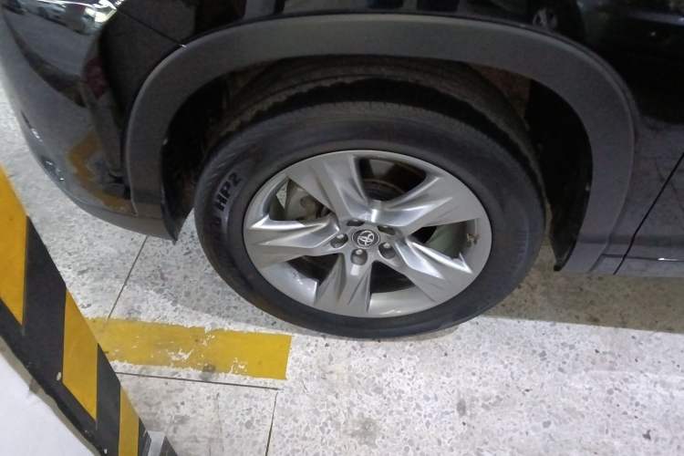 Used Toyota Highlander 2018 2.0T Four-Wheel Drive Prestige Version 7 Seats China VI Standard Exterior 4