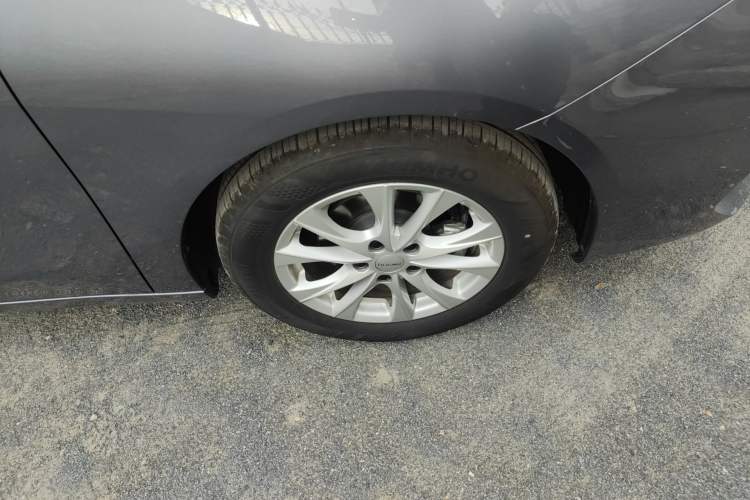 Used Roewe i5 2026 Model 1.5L CVT Luxury Version Right Front Wheel Hub