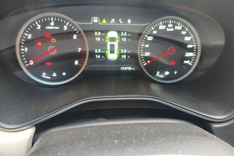 Used Baojun 530 2018 1.5T Manual Prestige Version China V Odometer Close Up