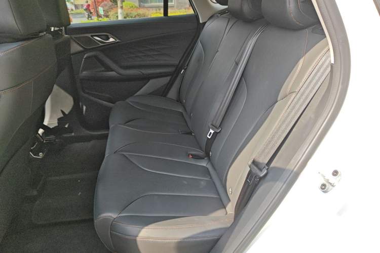 Used Roewe D5X DMH 2024 135 Luxury Edition Left Rear Seat