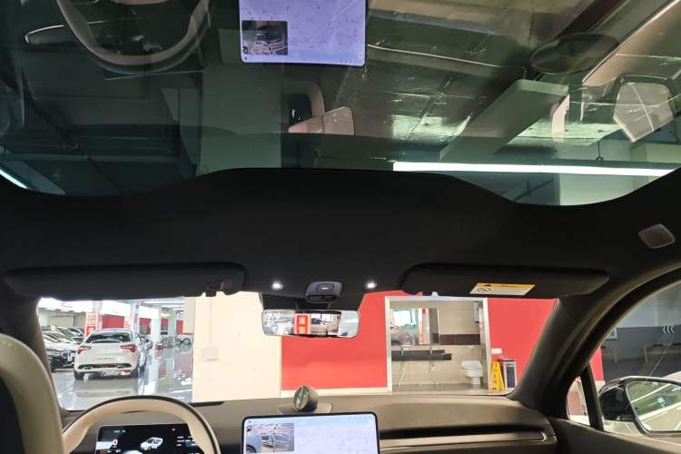 Used Nio EC6 2025 75 kWh Headliner