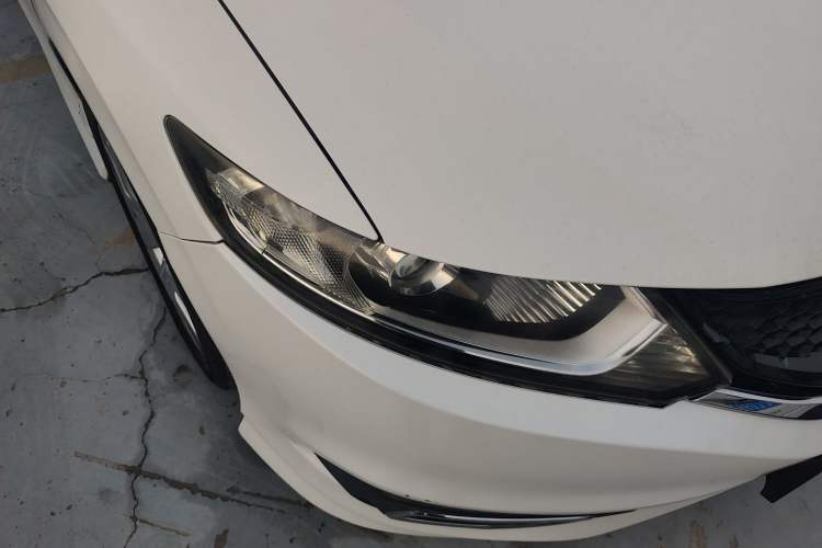 Used Honda Jade 2013 1.8L automatic Comfort version 5 seats Right Front Headlight