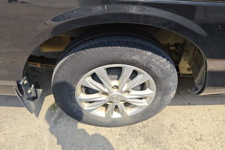 Used FORTHING Lingzhi 2020 M5L 1.6L Luxury 7-Seater
