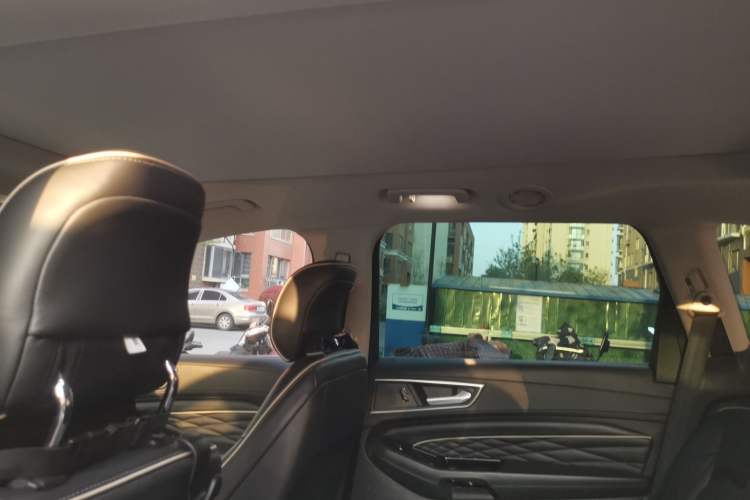 Used Ford Edge 2017 EcoBoost 245 Four-Wheel-Drive Flagship 7-Seater Headliner