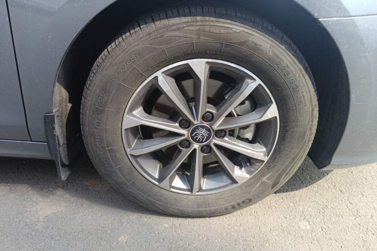 Used BYD Qin PLUS 2024 HONOR Edition DM-i 55KM Leading Model Right Front Wheel Hub