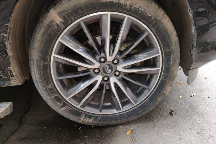 Used Infiniti QX60 2016 2.5 S/C Hybrid Two-Wheel-Drive Excellence Edition China V Standard Right Front Wheel Hub