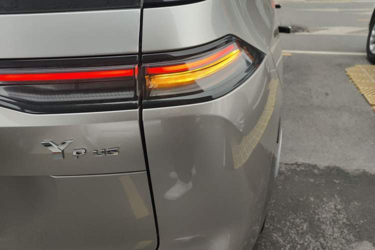 Used AION Y 2023 Plus 510 Smart Edition Right Rear Taillight