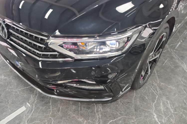 Used Volkswagen Magotan 2023 2 Million Units Limited Edition 330TSI DSG Leading Version
