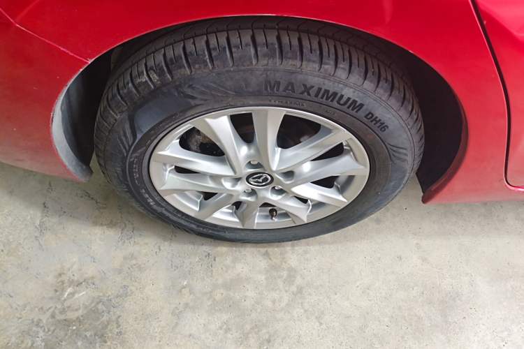 Used Mazda 3 Axela 2014 Sedan 1.5L Automatic Luxury Model Right Rear Wheel Hub