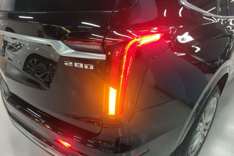 Used Cadillac XT6 2021 2.0T Six-Seater Four-Wheel-Drive Luxury Version
