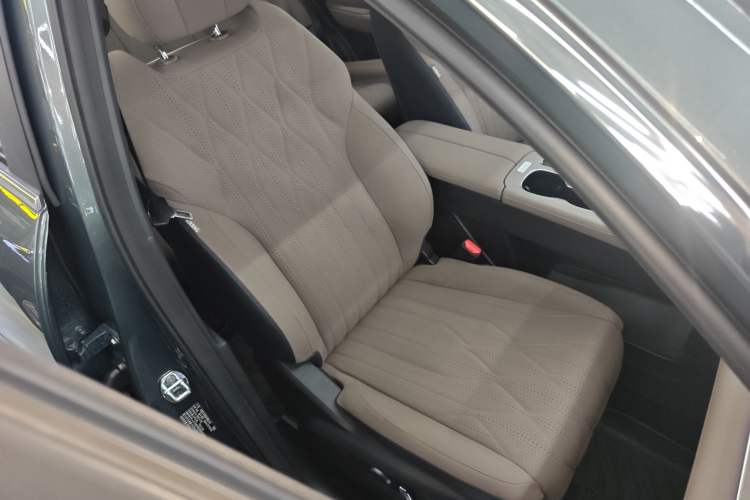 Used Chery Tiggo 8 PLUS 2025 290TGDI DCT Prestige 5-Seater