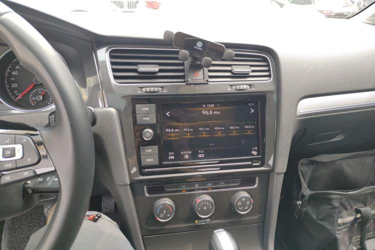 Used Volkswagen Golf 2019 200TSI DSG Comfort & Ambition Edition China VI Standard Audio And AC Panel