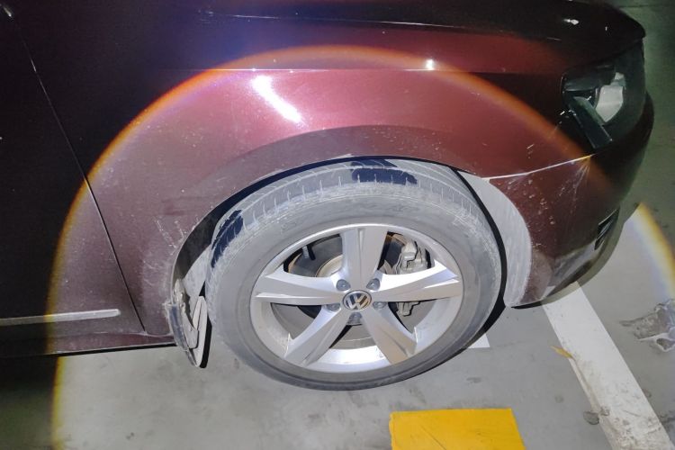 Used Volkswagen Passat 2014 1.8TSI DSG Prestige Edition Right Front Wheel Hub