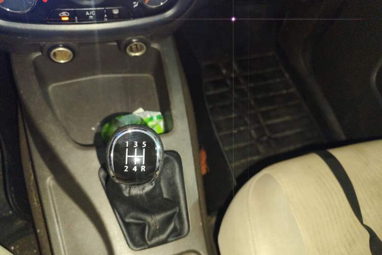 Used Wuling Rongguang V 2016 1.5L Standard Version
