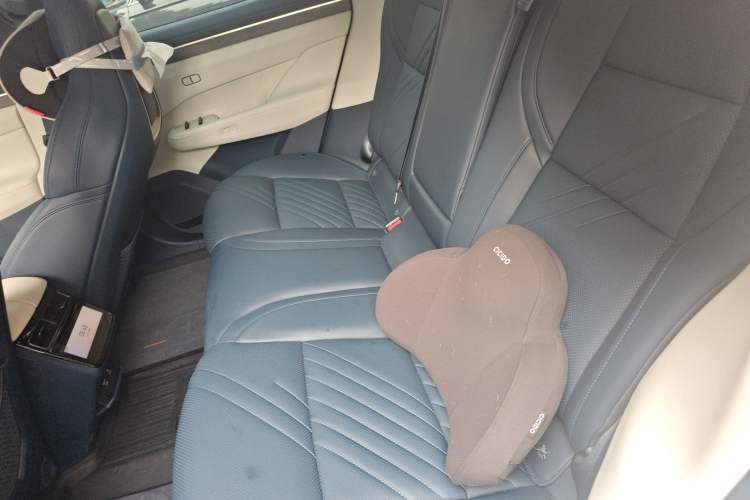 Used Zeekr 001 2025 WE Edition 95 kWh All-Wheel Drive Left Rear Seat