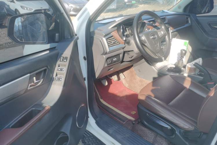 Used JAC T8 2018 2.0T Diesel Two-Wheel Drive Prestige Version Big Double HFC4DB2-1D1
