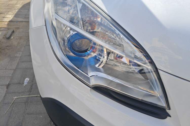 Used Buick Encore 2015 1.4T Automatic Two-Wheel Drive Urban Elite Version
